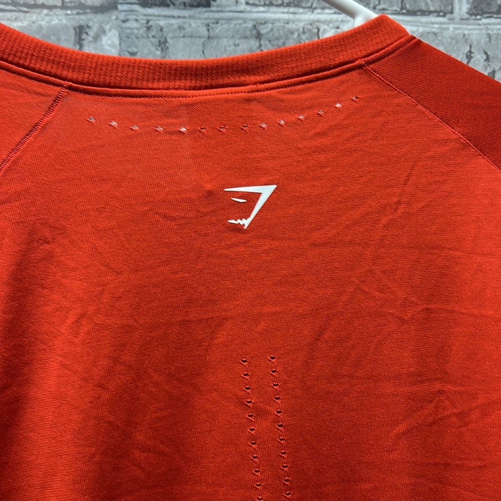 Gymshark top‎